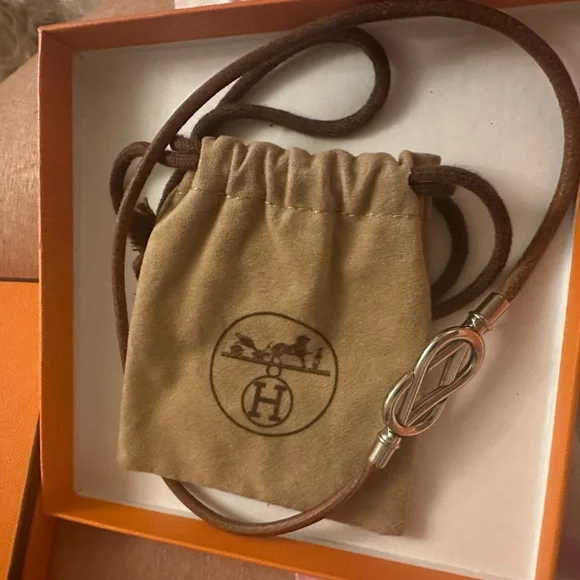 ✔️ Authentic Hermes Atame Interlocking Bracelet/Choker in excellent condition - Picture 2 of 11